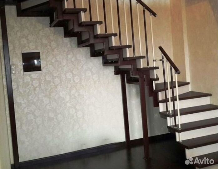 Металлокаркас лестницы на ломанном косоуре от прои
