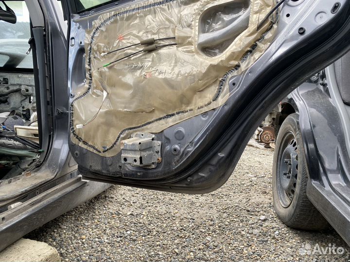 Toyota camry 40 дверь правая задняя