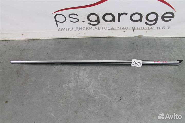 Молдинг стекла задней левой двери Volvo XC90 201