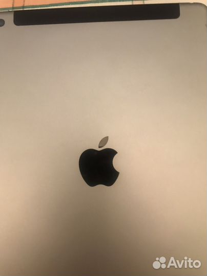 iPad 6 th 32 GB, Generation Wi-Fi +Cellular