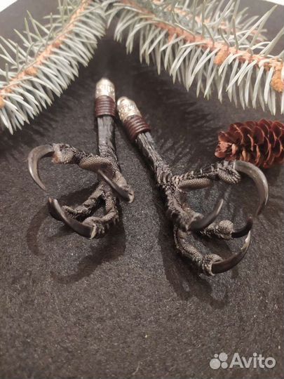 Кулон лапа, коготь ворона