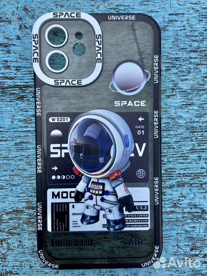 Чехол на iPhone 12