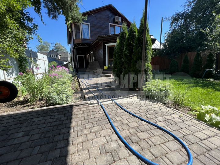 Дом 163 м² на участке 6,6 сот.