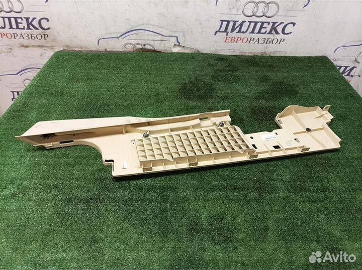 Держатель задней полки Land Rover