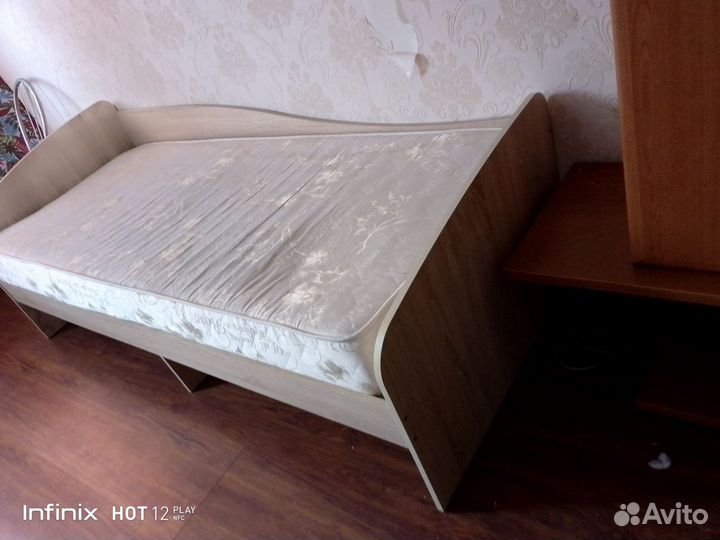 Детская кровать так и взрослый поместится