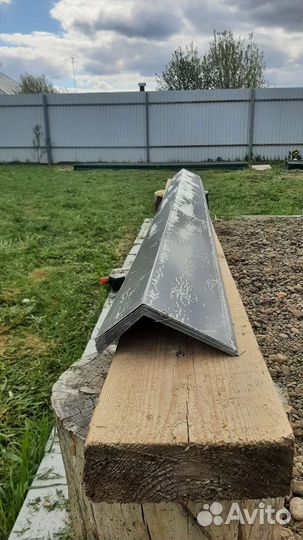 Уголок торцевой серый графит новый