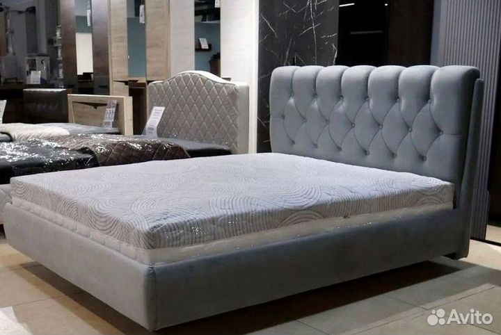 Кровать парящая двуспальная мягкая