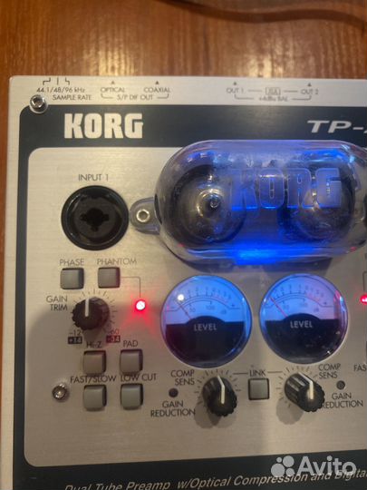 Korg дв. ламповый преамп и оптический компрессор