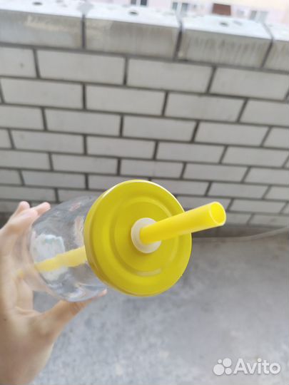 Бутылка с трубочкой для питья