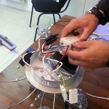 Электрик / Услуги электрика / Мастер электрик на дому / Установка люстр