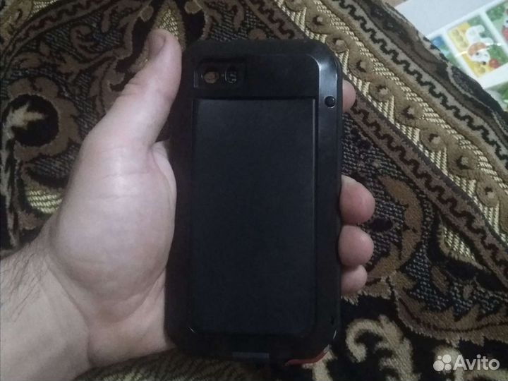 Защитный чехол