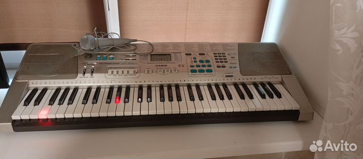 Продам синтезатор Casio lk-300tv
