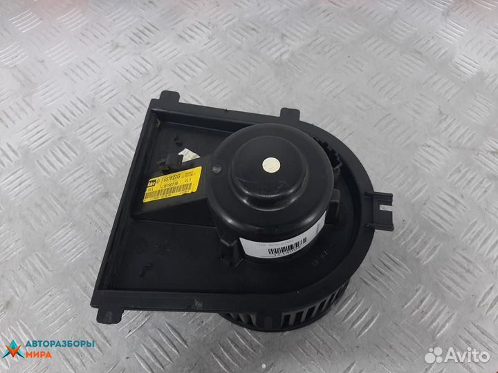 Моторчик печки Volkswagen Golf 4 2002 1J1819021C