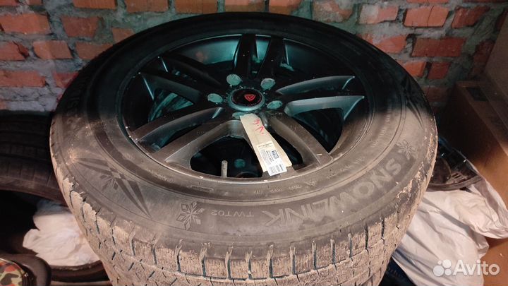 Колеса зимние 265/60R18