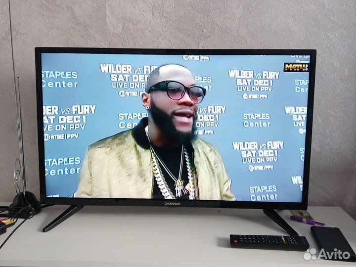 Телевизор 81см