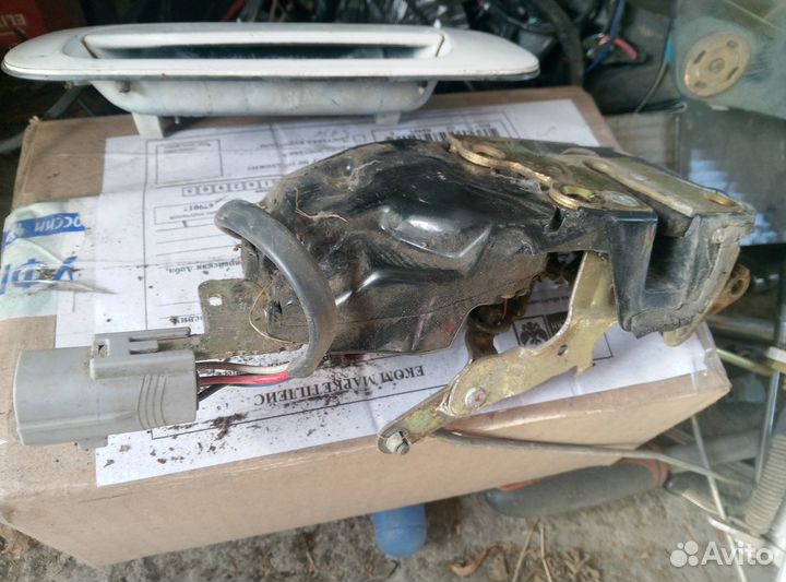 Замок двери левый Toyota mark II jzx90