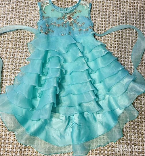 Платья нарядное пышное