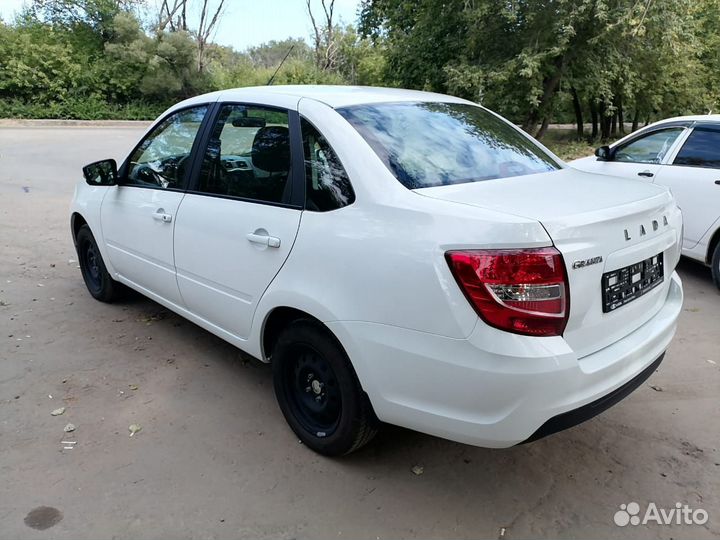 LADA Granta 1.6 МТ, 2024, 4 000 км