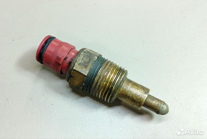 Датчик температуры / включения вентилятора Toyota