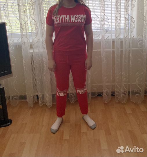 Новый спортивный костюм 44-48 размеры