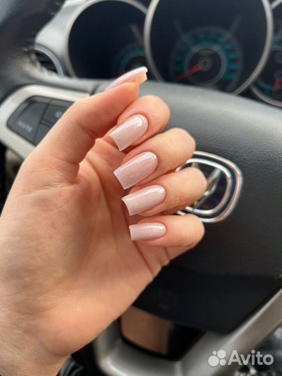 Покрытие ногтей на руках гель-лаком