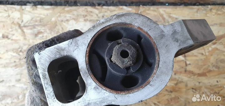 Рычаг передний правый Volkswagen Tiguan 2007-2011