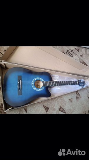 Акустическая гитара
