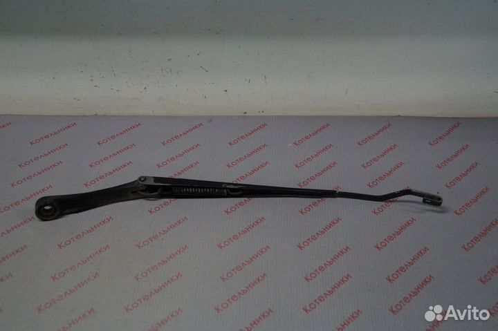 Nissan 28886-1N601 Поводок дворника передний правы