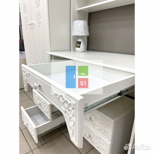 Стол письменный