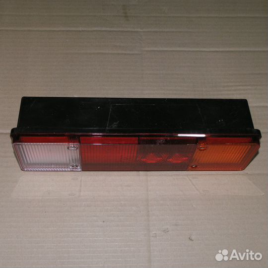 Фонарь задний многофункциональный правый четырехсе