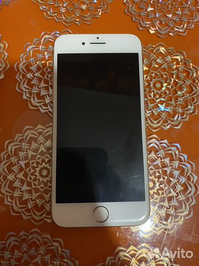 Телефон iPhone 8 64 gb