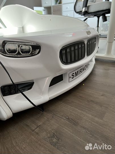 Кровать детская в виде машинки