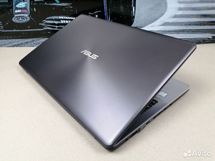 Ноутбук Asus i3/8gb/256Gb