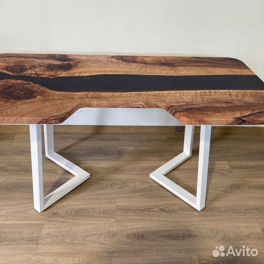 Письменный стол 'Complex Acceptance'