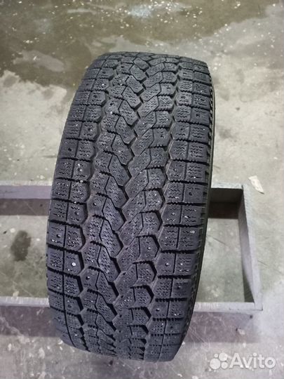 Yokohama AVS Decibel V550 215/55 R16