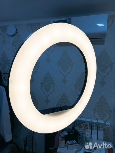 Кольцевая лампа со штативом