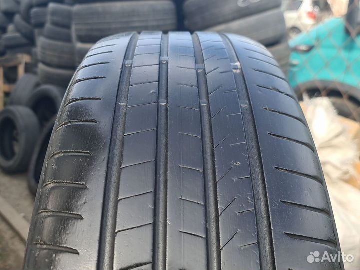 Bridgestone Alenza 001 225/65 R17 102H