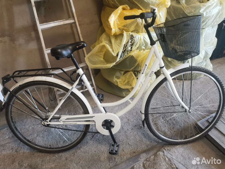 Женский велосипед с корзиной