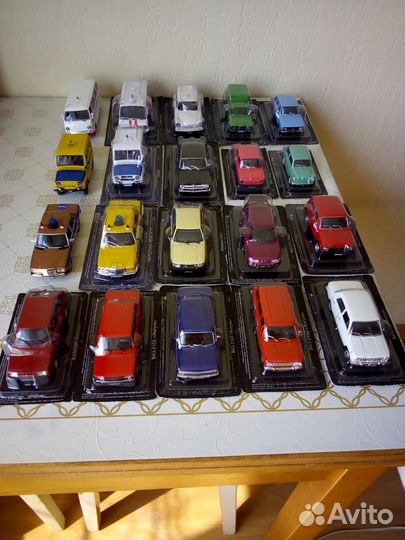 Продам модели автомобилей 1:43
