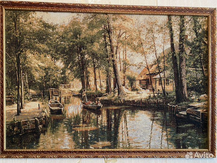 Картина из гобелена в багетной раме