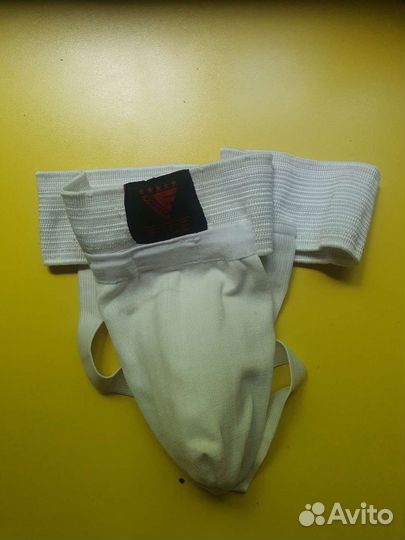 Защита голени и паха, боксёрские перчатки