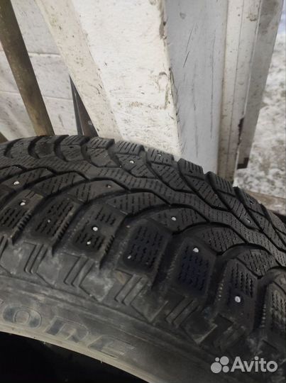 Bridgestone Blizzak Spike-01 235/65 R17