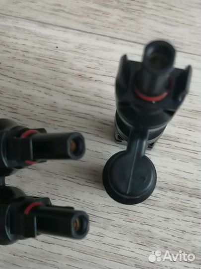 Соединительный адаптер солнечных панелей