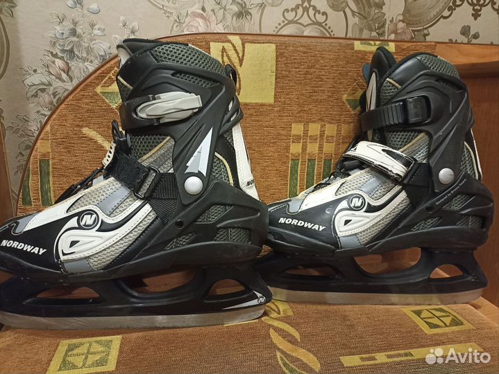 Коньки хоккейные детские размер 39