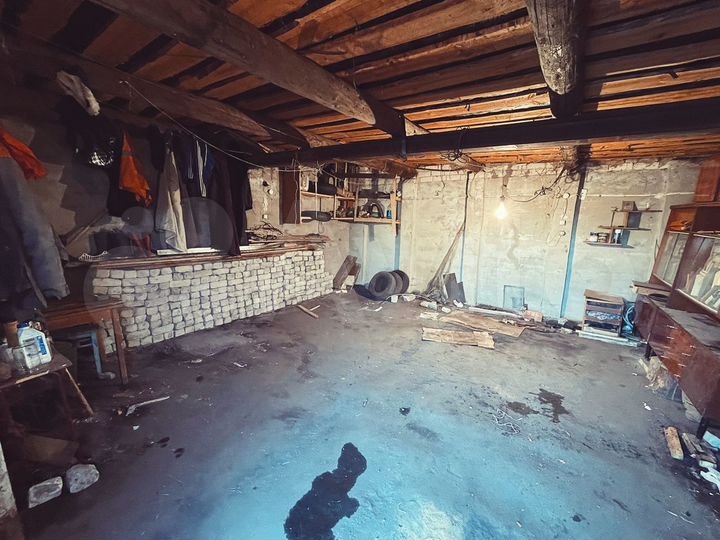 Гараж, > 30 м²