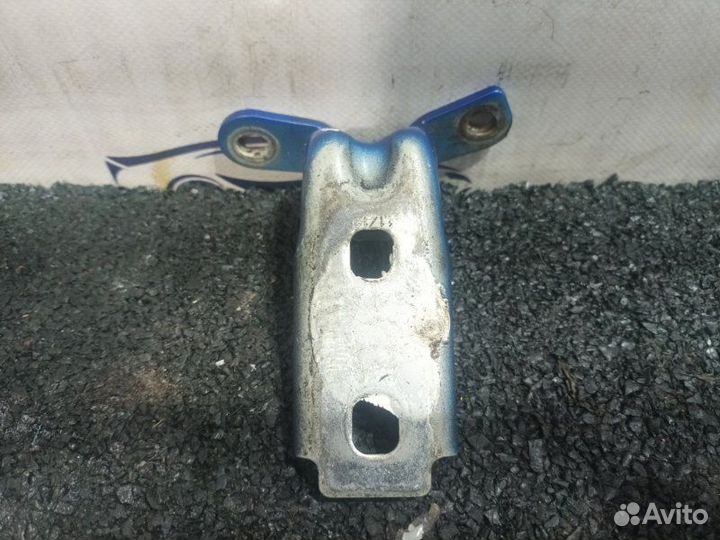 Петля двери передняя правая Chevrolet Cruze J300