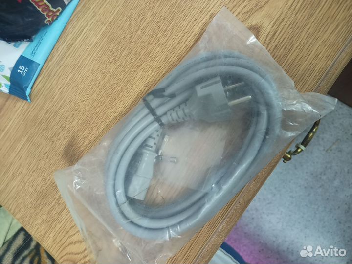 Кабель для компьютера