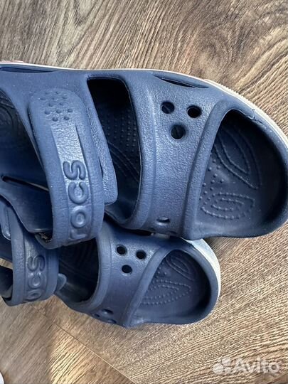 Сандалии crocs J1