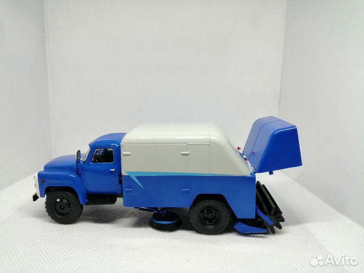 Модель газ-53(пу-53)«Подметально-уборочная машина»