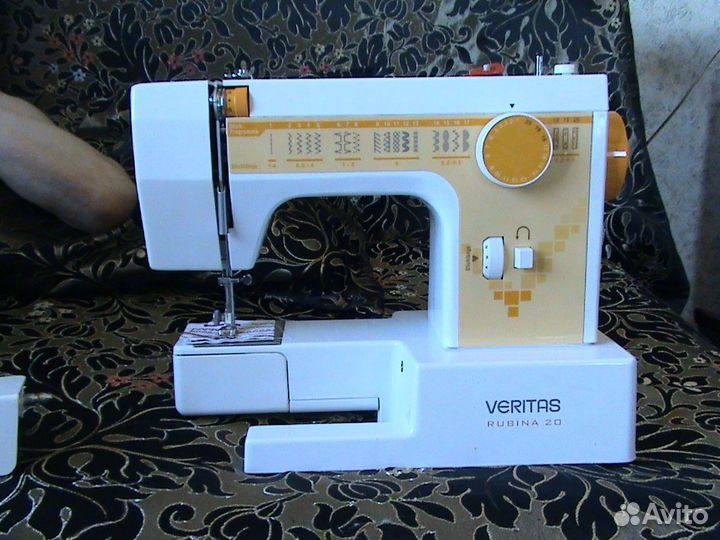 Veritas RUbina 20 швейная машина (белошвейка)